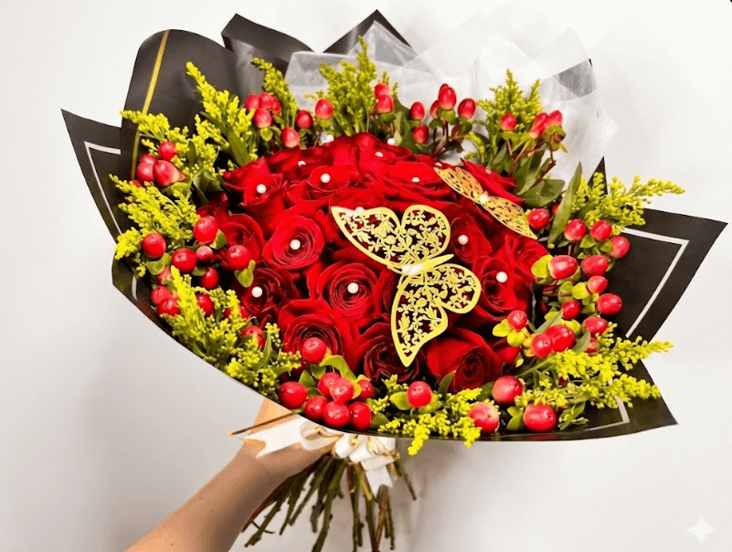 Rosas Rojas con Perlas